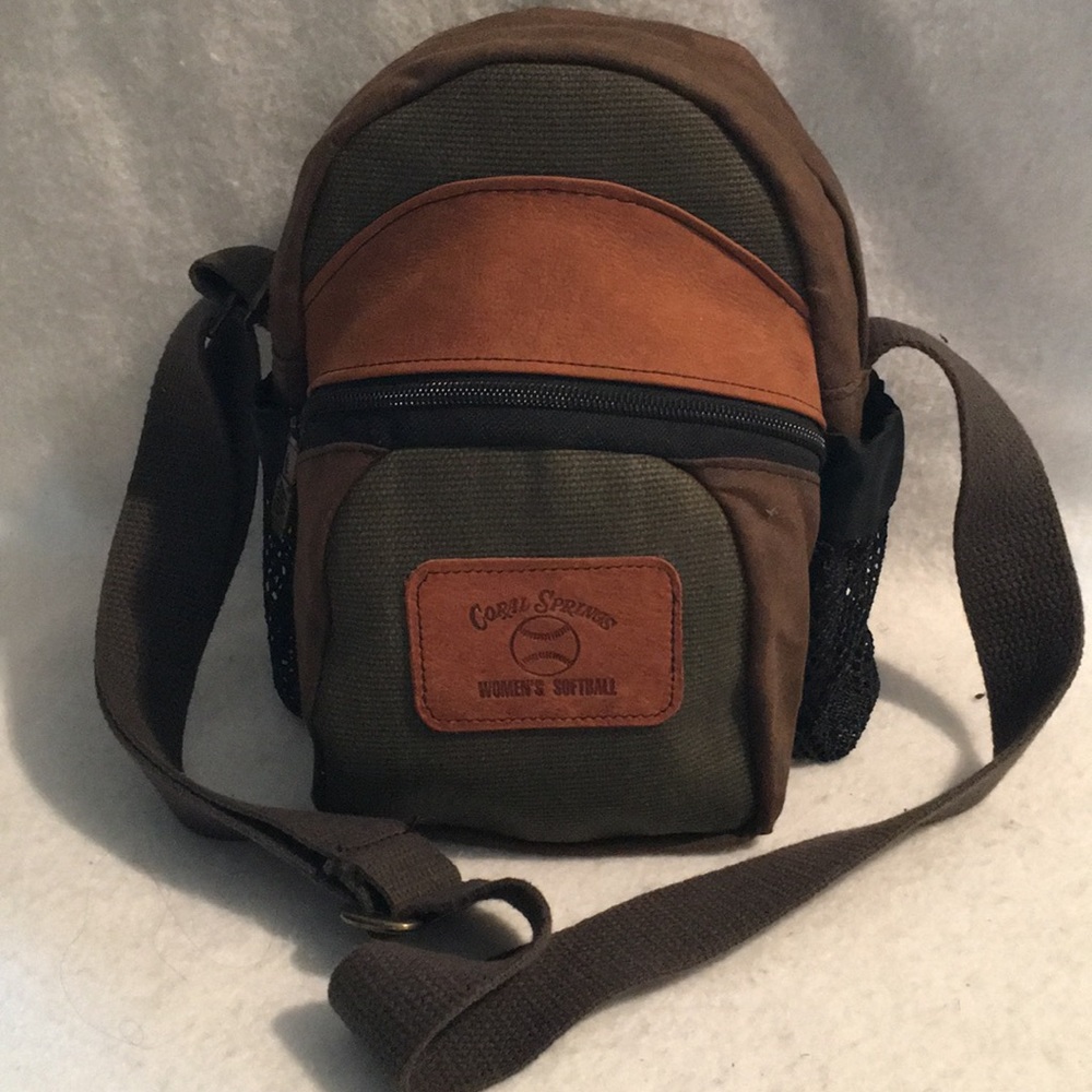 Coral Springs women’s softball 🥎 bag